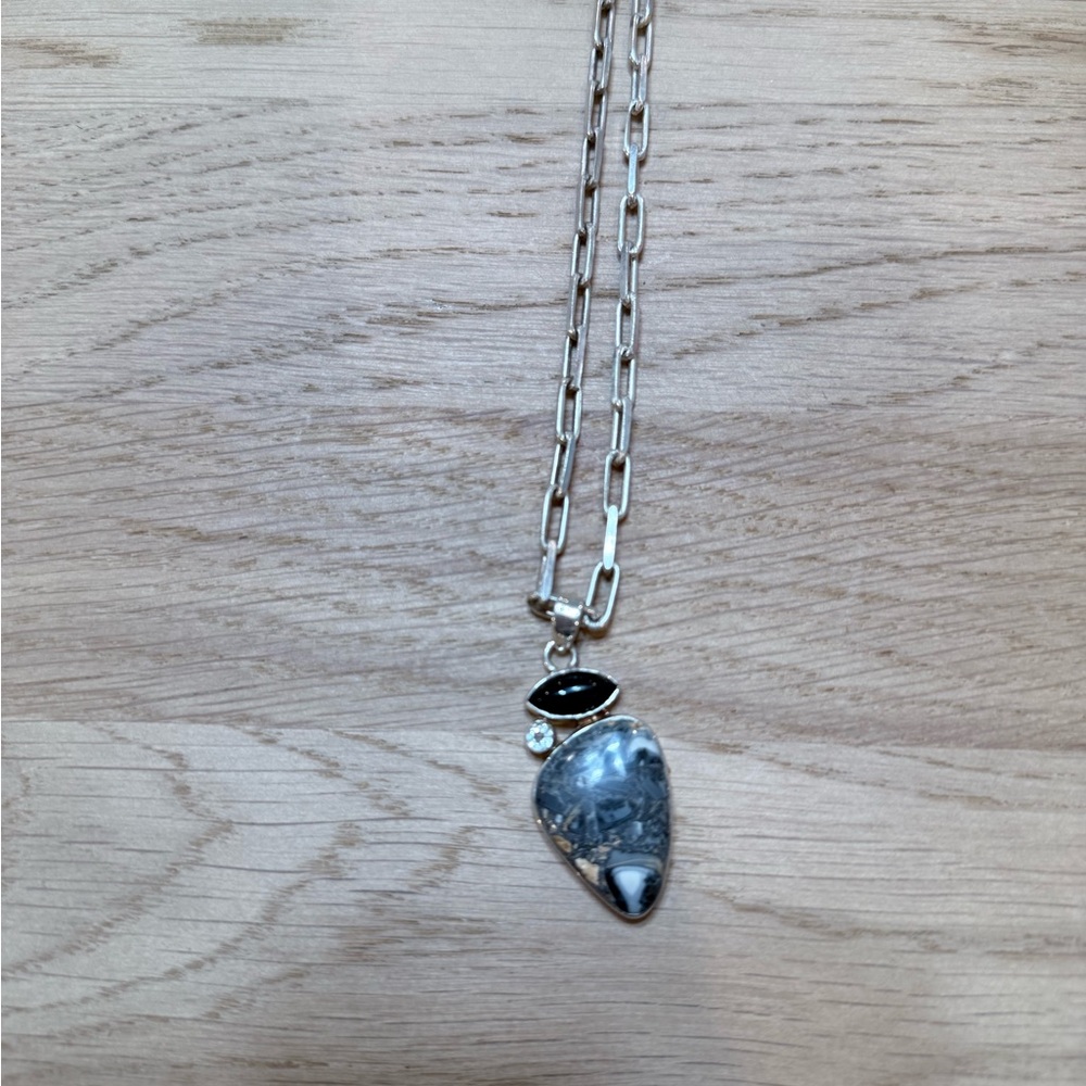 UNO de 50 Silver Necklace with Black and White Stone Pendant